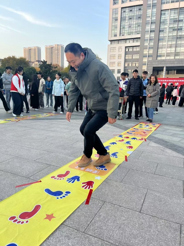 精选三肖四肖期期中